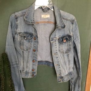 Cropped denim jacket